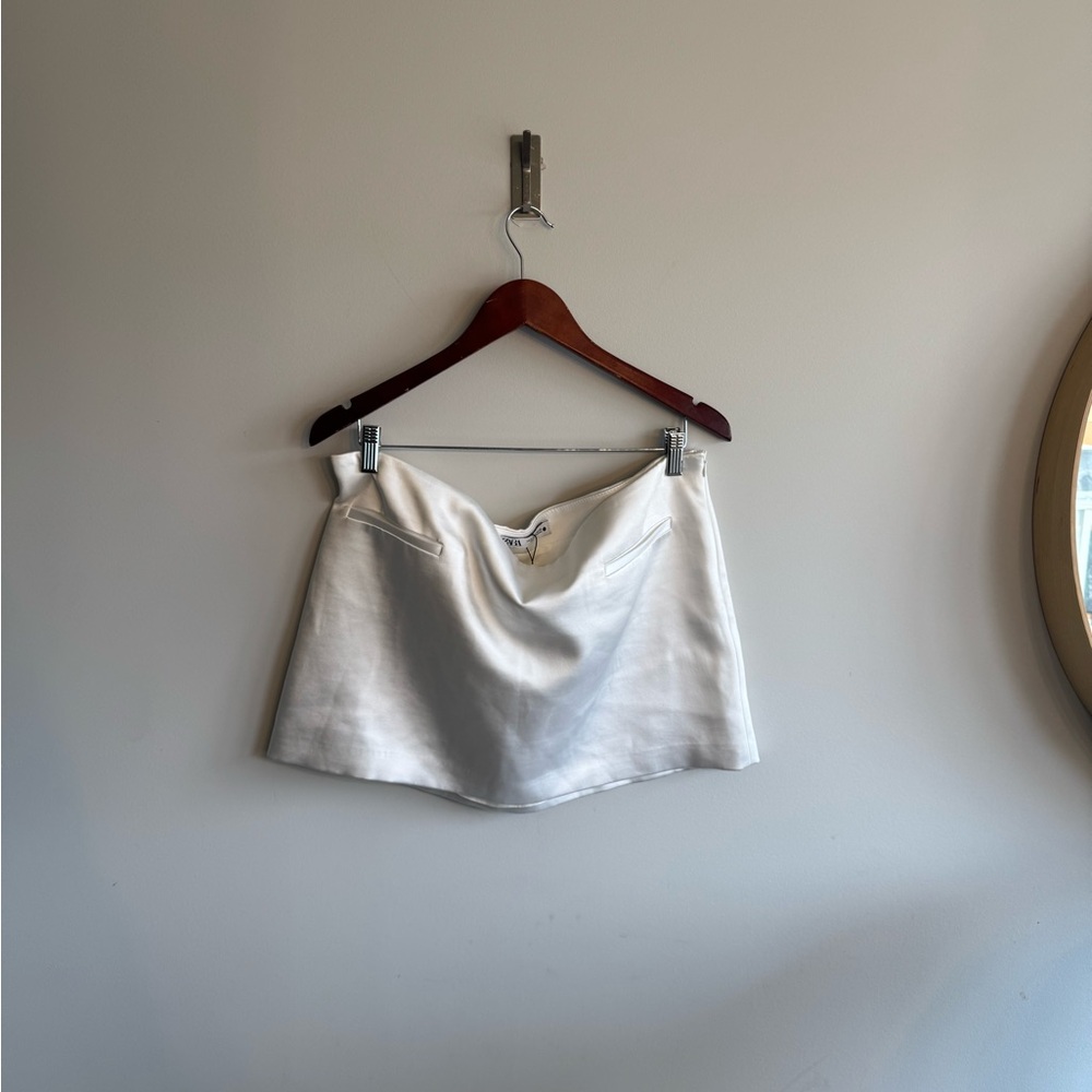 Zara Elegant White Skirt - Picture 2 of 5
